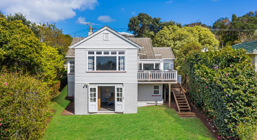 Free property data for 18 Ruarangi Road, Mount Albert, Auckland - homes ...