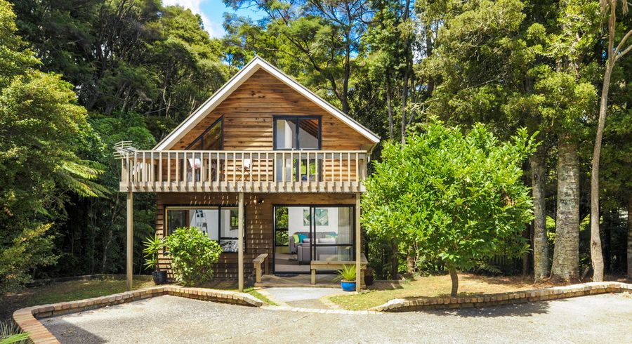  at 105 Wirihana Road, Titirangi, Auckland