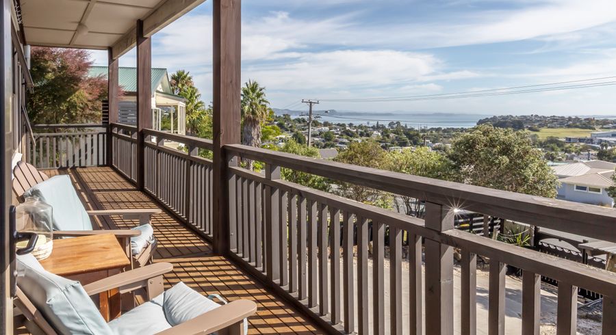  at 10 Rishworth Avenue, Stanmore Bay, Whangaparaoa