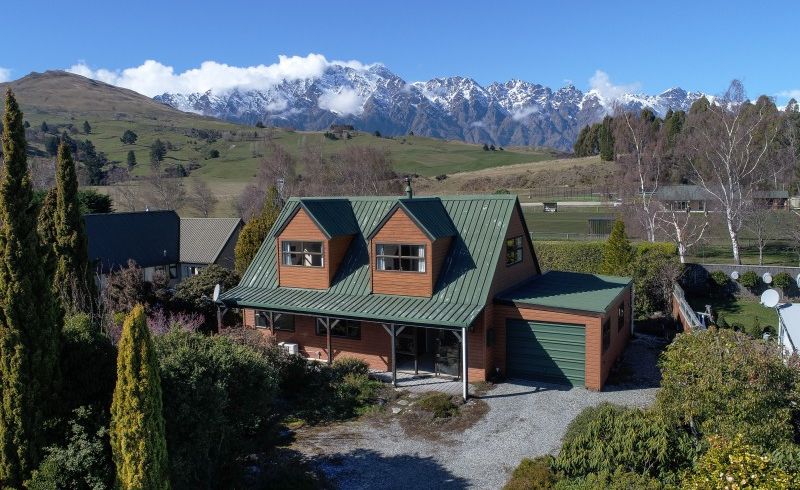  at 8 Kelvin Place, Kelvin Heights, Queenstown