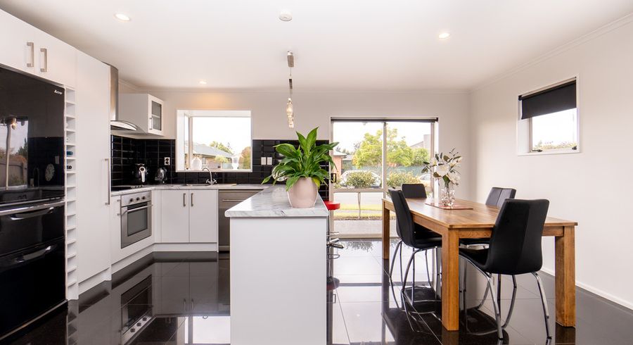  at 2/8 Pentland Drive, Belfast, Christchurch