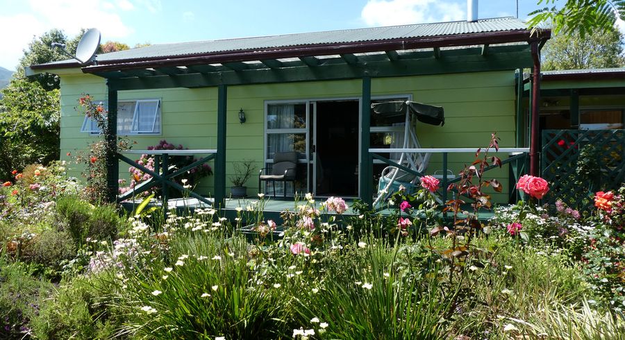  at 10 Stewart Street, Waimangaroa