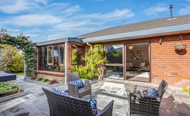  at 2/10 Bellevue Road, Woburn, Lower Hutt