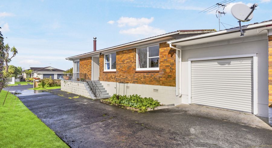  at 1/14 Eyre Street, Henderson, Auckland