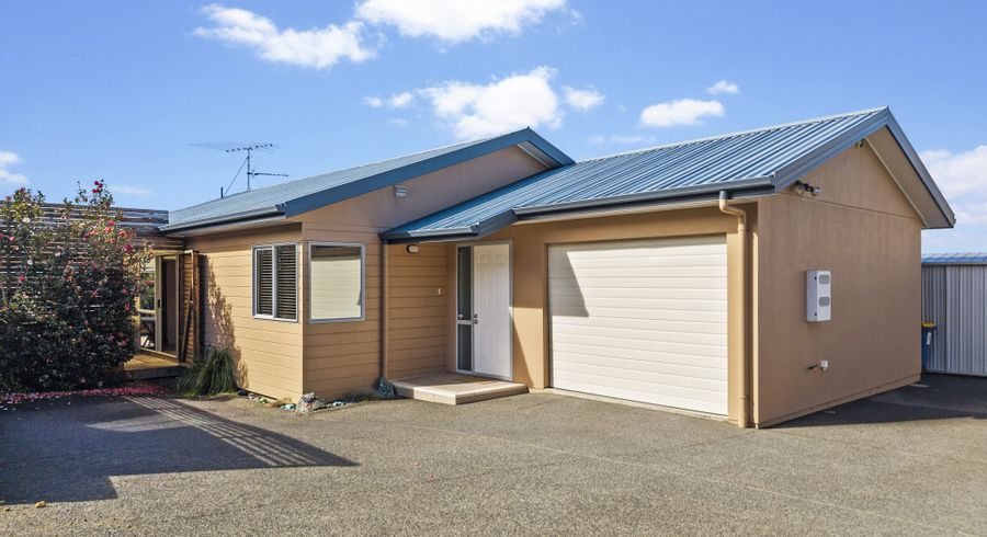  at 8A Hauraki Crescent, Pinehill, North Shore City, Auckland