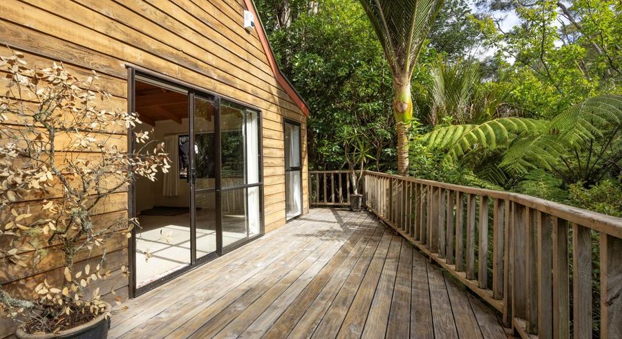  at 92 Laingholm Drive, Laingholm, Waitakere City, Auckland