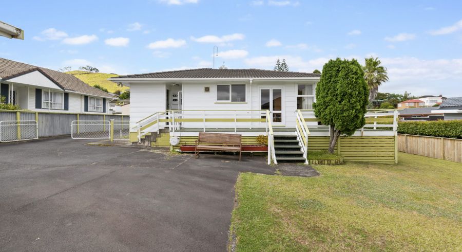  at 76 Taylor Road, Mangere Bridge, Auckland