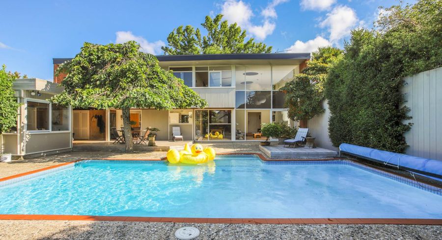  at 4 Frank Place, Hillpark, Auckland