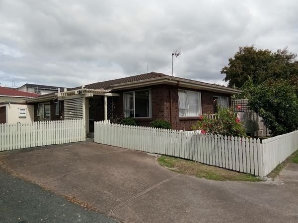  at 1/11 Ciprian Place, Henderson, Waitakere City, Auckland