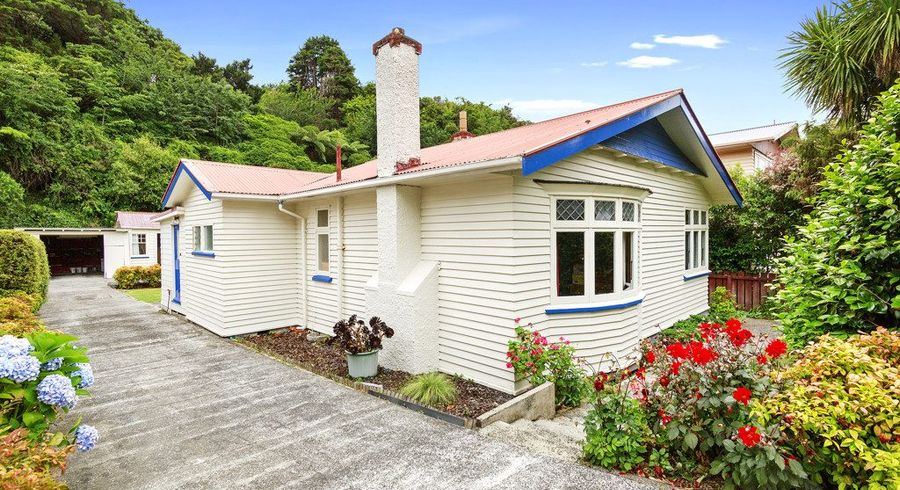  at 24 Lincoln Avenue, Tawa, Wellington