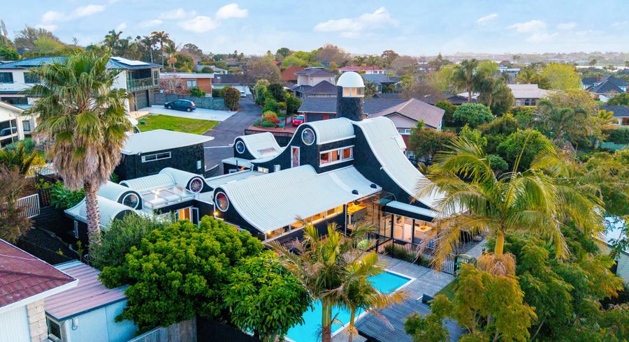  at 10 Caithness Place, Farm Cove, Manukau City, Auckland