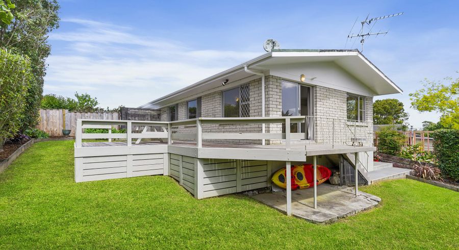  at 4/15 O'Halloran Road, Howick, Auckland