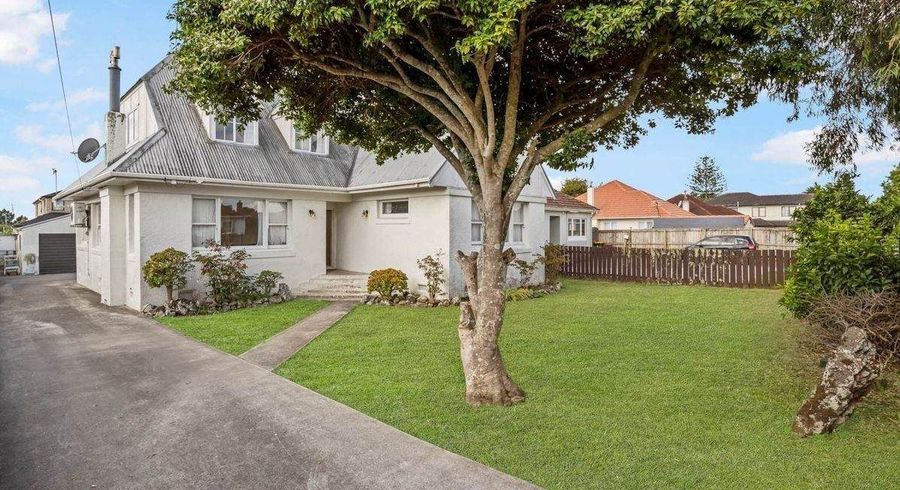  at 6 Hamilton Road, Papatoetoe, Manukau City, Auckland