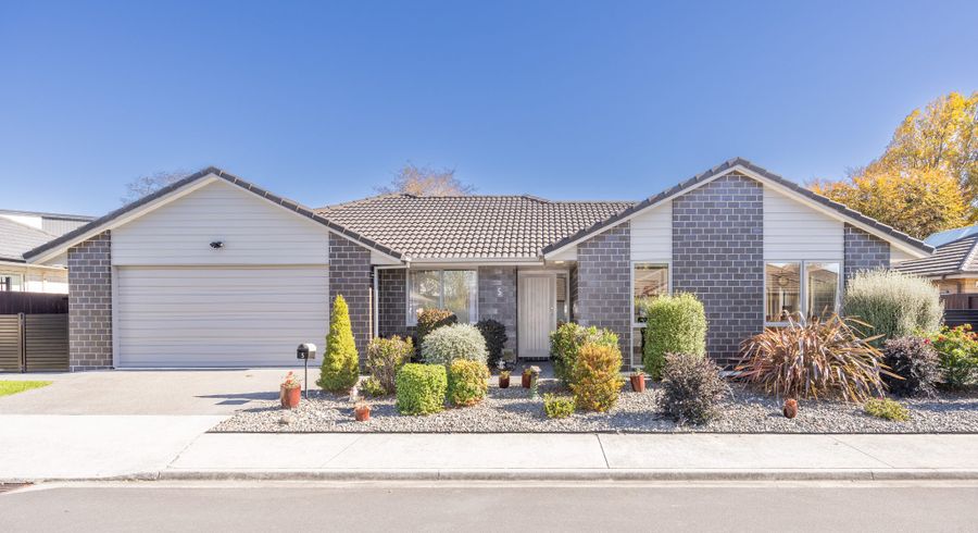  at 5 Kennedy Lane, Hamilton East, Hamilton