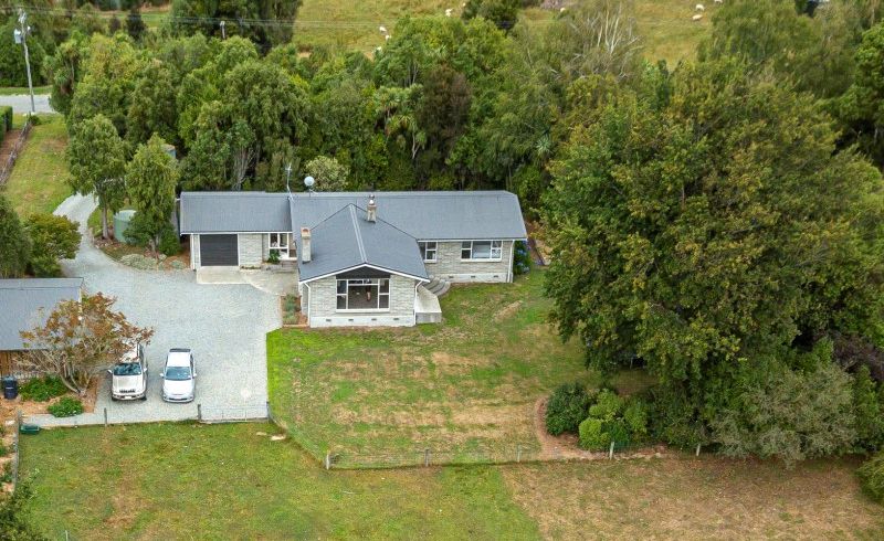  at 51 Ribbonwood Road, Geraldine Downs
