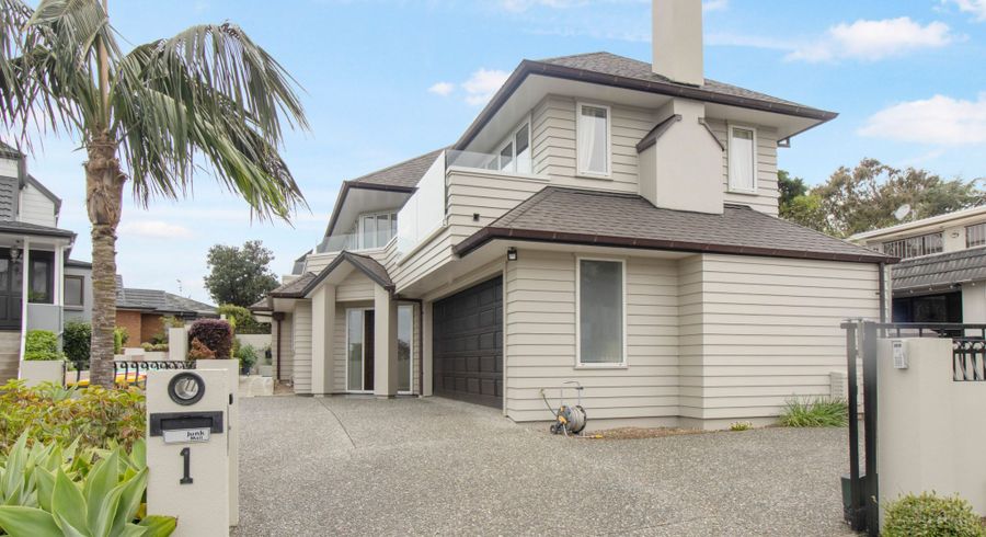  at 2/1 Te Akau Crescent, Bucklands Beach, Manukau City, Auckland