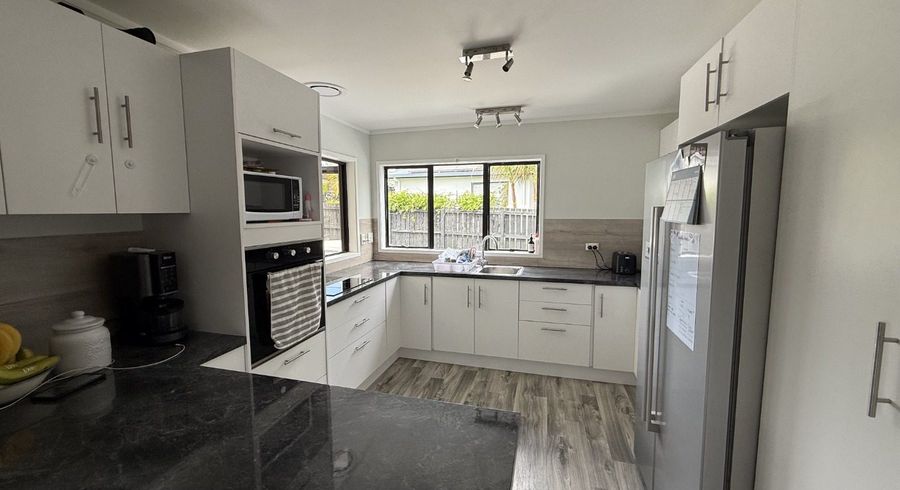  at 1/92 Tiri Road, Matakatia Bay, Rodney, Auckland