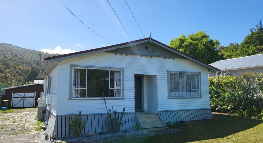  at 4 Sutherland Street, Dunollie, Runanga