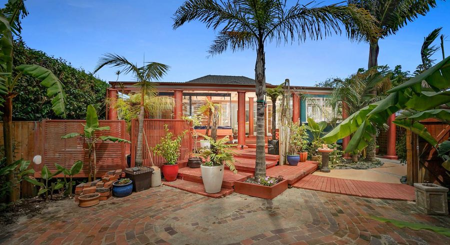  at 726 Te Atatu Road, Te Atatu Peninsula, Auckland