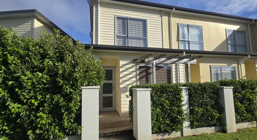  at 11/28 Ray Small Drive, Papakura, Papakura, Auckland