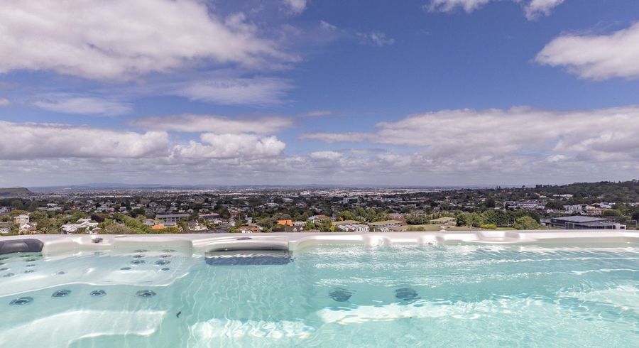  at 19 Market Road, Remuera, Auckland