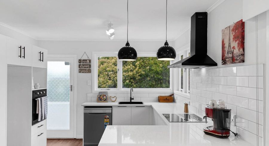  at 10 Mildmay Road, Henderson, Waitakere City, Auckland