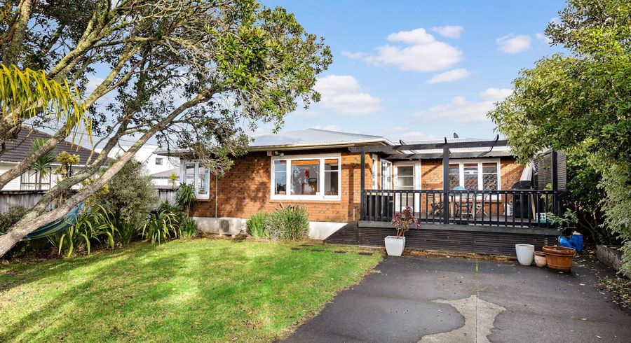  at 704B Te Atatu Road, Te Atatu Peninsula, Auckland