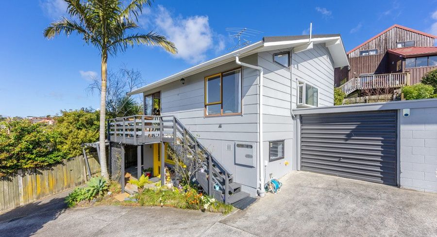 at 1/4 Newstead Avenue, Browns Bay, Auckland