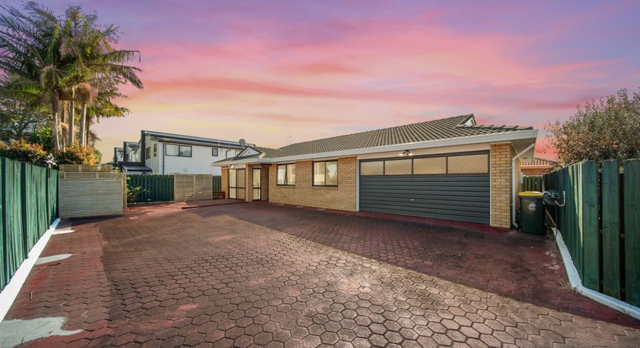  at 2/23 Watson Place, Papatoetoe, Manukau City, Auckland