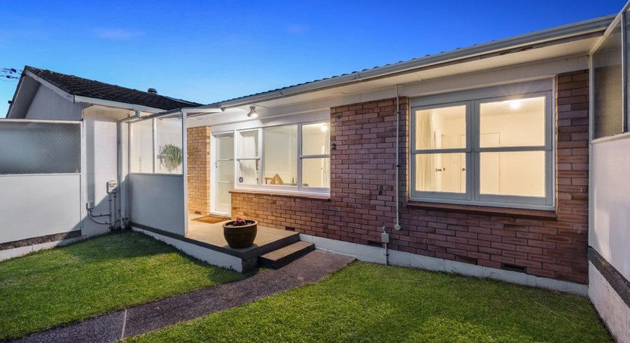  at 2/40a Hamlin Road, Mount Wellington, Auckland City, Auckland