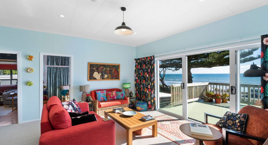  at 136 The Parade, Paekakariki