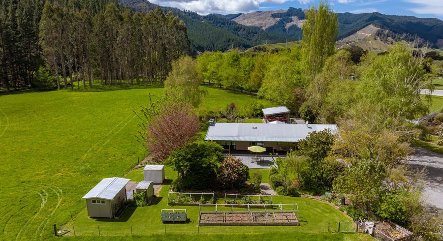 Free property data for 10 Camerons Road, Okaramio homes.co.nz