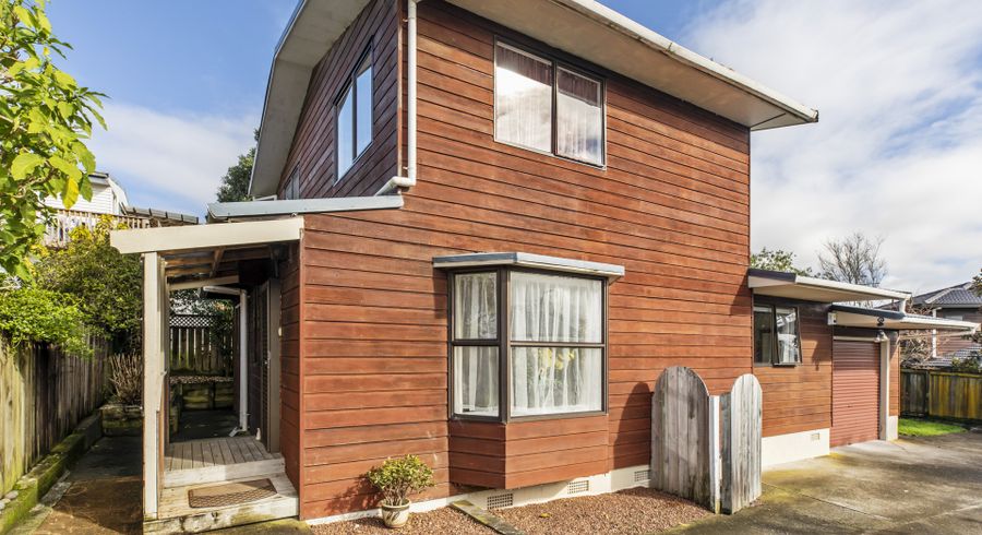  at 2/39 Sturges Road, Henderson, Auckland