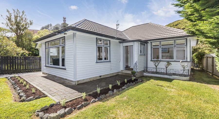  at 64 Airlie Road, Plimmerton, Porirua, Wellington