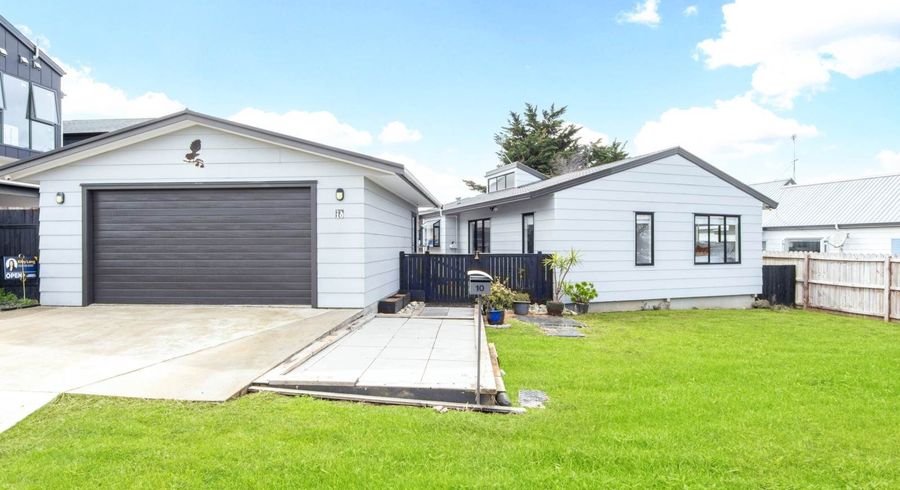  at 10 Coubray Place, Botany Downs, Manukau City, Auckland