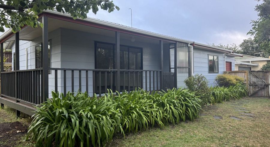  at 82 Queens Road, Waikanae Beach, Waikanae