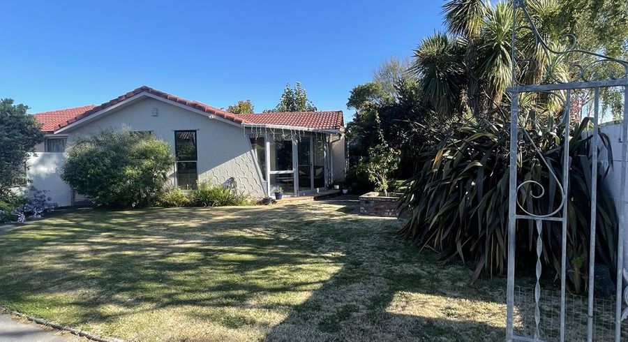  at 4 Edron Pl, Redwood, Christchurch City, Canterbury