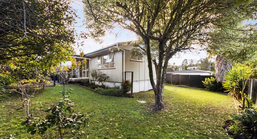  at 2/34 Reynella Drive, Massey, Waitakere City, Auckland