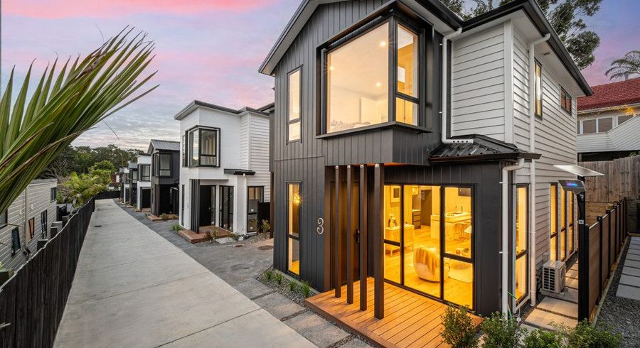  at 8 Park Rise, Campbells Bay, North Shore City, Auckland