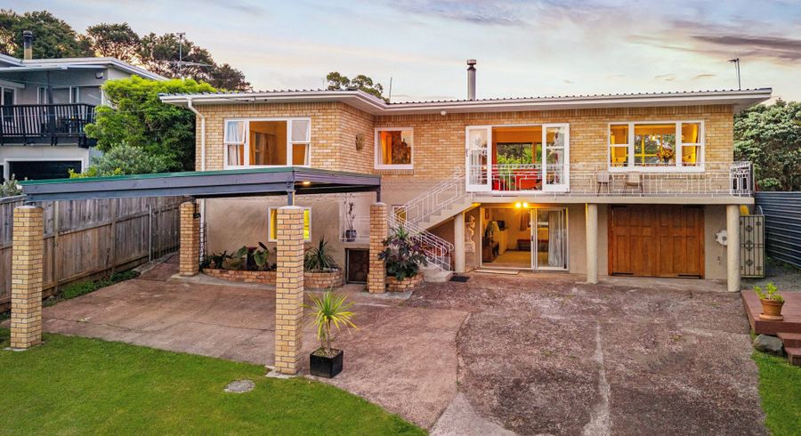  at 10 Rauhuia Crescent, Parau, Waitakere City, Auckland