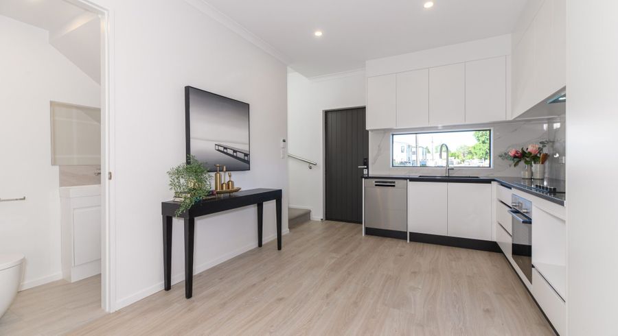  at Lot 5, 71 Cornwall Road, Papatoetoe, Manukau City, Auckland