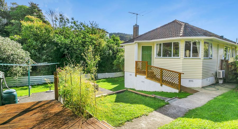  at 25 Larsen Crescent, Tawa, Wellington