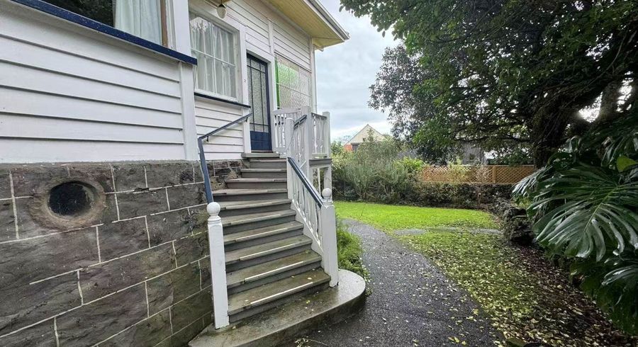  at 2/28 Woodward Road, Mount Albert, Auckland City, Auckland