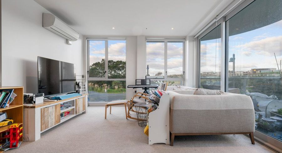  at 104/5 Rose Garden Lane, Albany, North Shore City, Auckland