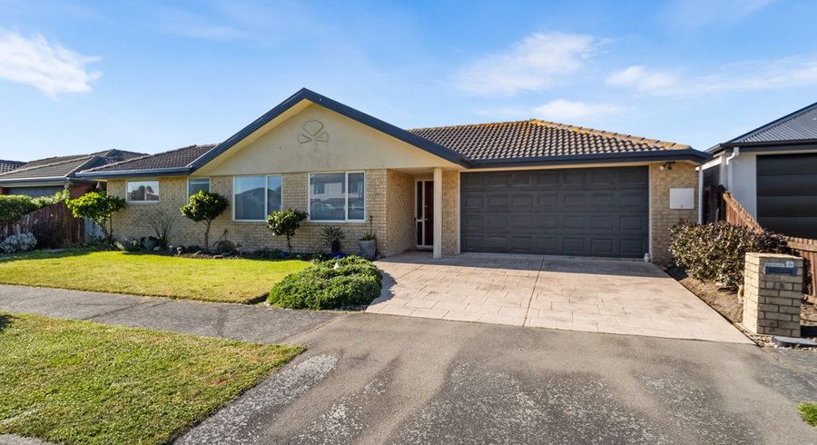  at 1A Neptune Place, Waimairi Beach, Christchurch City, Canterbury