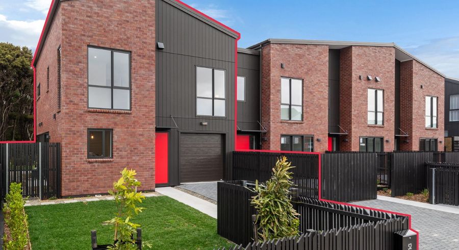  at 52 Te Aniwaniwa Terrace, Albany, North Shore City, Auckland