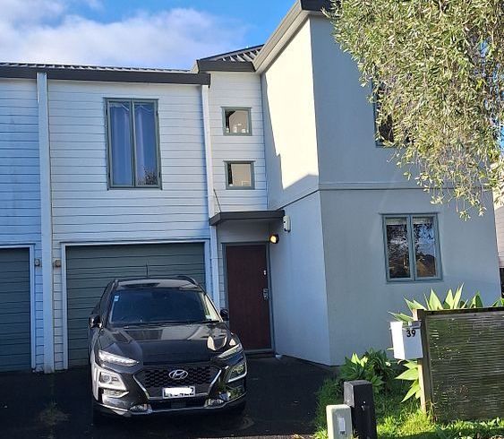  at 39 Verdale Circle, Glen Eden, Waitakere City, Auckland