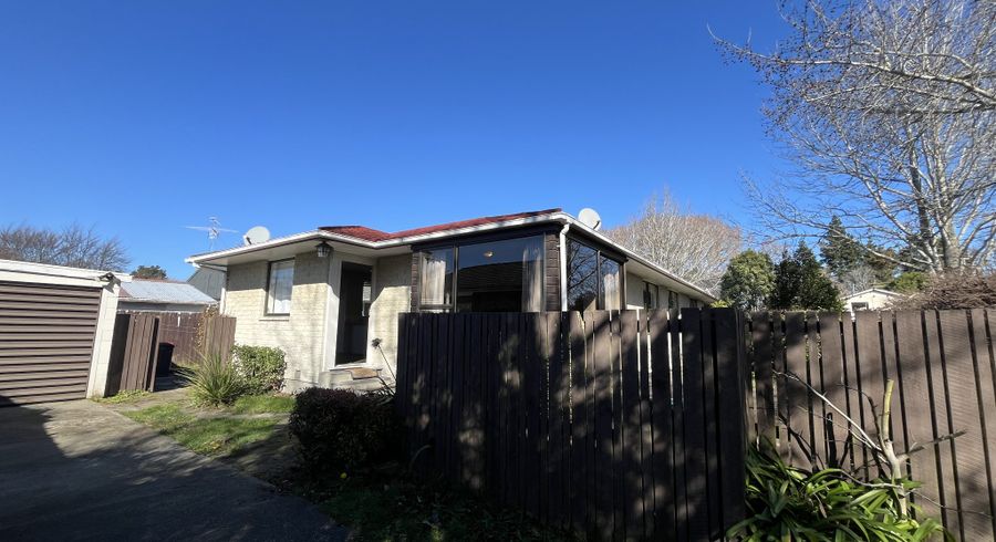  at 2 Lodge Place, Ilam, Christchurch City, Canterbury