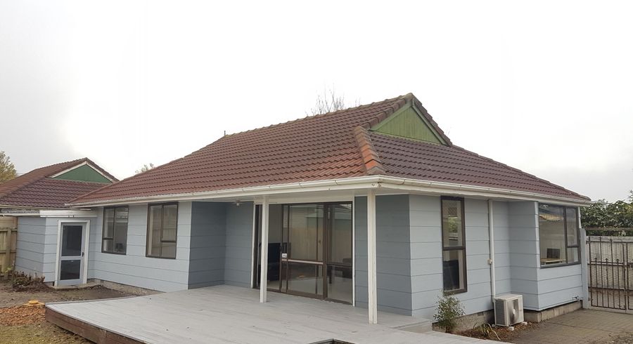  at 2/479 Wairakei Road, Burnside, Christchurch
