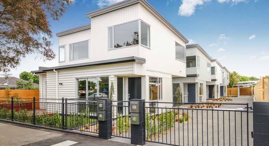  at 3A Anderson Avenue, Point England, Auckland